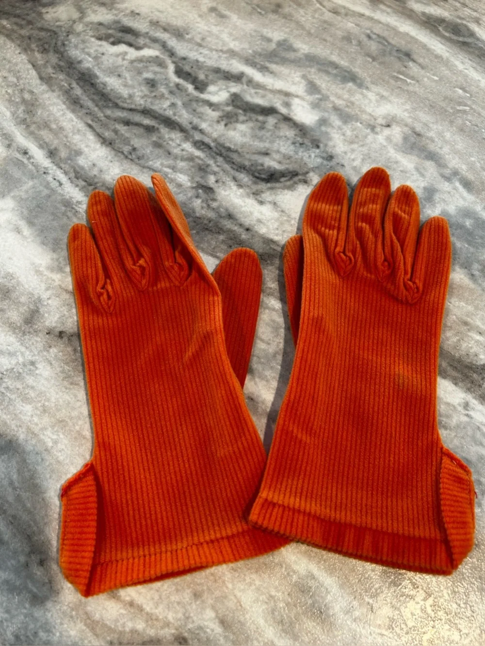 Vintage 1950’s Orange Ribbed Gloves